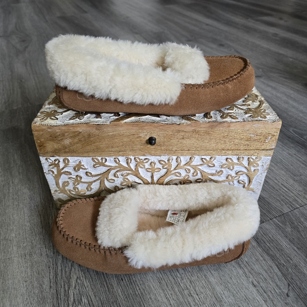 UGG Dakota Spill Seam Sleeper